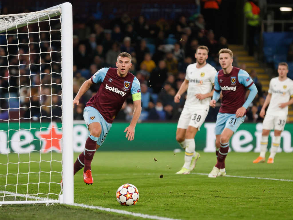 年轻球员培 年轻球员培